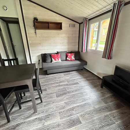 Camping Le Miroir Les Hopitaux-Neufs Chambre photo