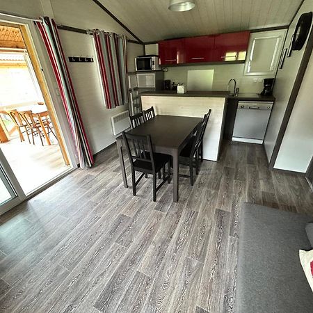 Camping Le Miroir Les Hopitaux-Neufs Chambre photo