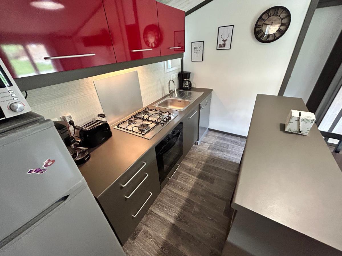 Camping Le Miroir Les Hopitaux-Neufs Chambre photo