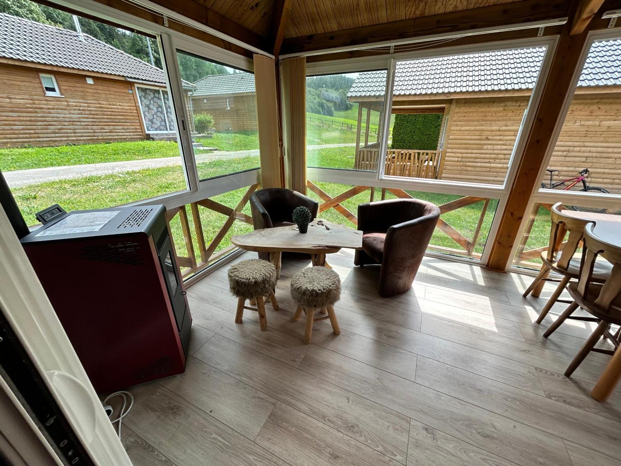 Camping Le Miroir Les Hopitaux-Neufs Chambre photo